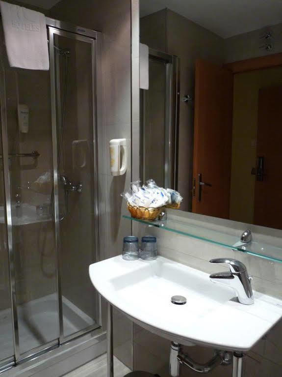 Hotel 4C Puerta Europa Madrid Dış mekan fotoğraf
